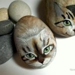 50 Best DIY Painted Rocks Animals Cats for Summer Ideas (35)