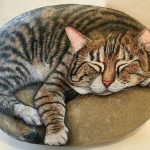 50 Best DIY Painted Rocks Animals Cats for Summer Ideas (38)
