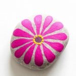 60+ Beautiful DIY Painted Rocks Flowers Ideas (19)