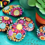 60+ Beautiful DIY Painted Rocks Flowers Ideas (20)