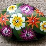 60+ Beautiful DIY Painted Rocks Flowers Ideas (23)