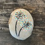 60+ Beautiful DIY Painted Rocks Flowers Ideas (29)