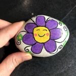 60+ Beautiful DIY Painted Rocks Flowers Ideas (43)