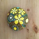 60+ Beautiful DIY Painted Rocks Flowers Ideas (59)