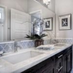 50 Fantastic DIY Modern Farmhouse Bathroom Remodel Ideas (21)