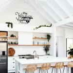 20 Awesome Farmhouse Kitchen Wall Decor Decor Ideas and Remodel (10)