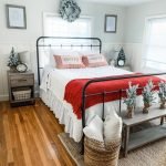 20 Awesome Small Farmhouse Bedroom Decor Ideas and Remodel (18)