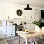20 Best Farmhouse Kitchen Lighting Decor Ideas And Remodel (4)