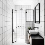 20 Stunning Farmhouse Bathroom Tile Decor Ideas And Remodel (8)